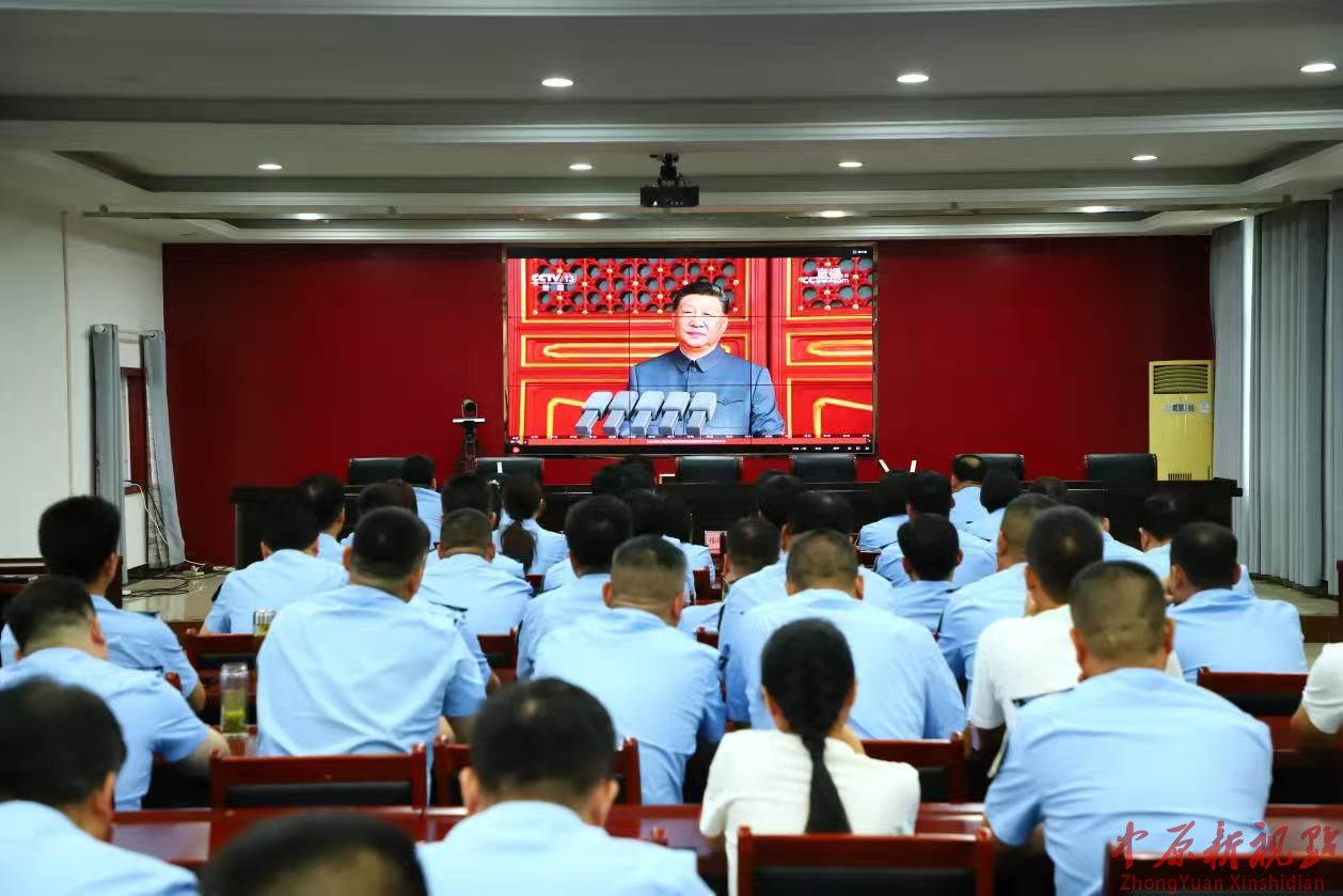 叶县环保人观阅兵唱红歌：以抗战精神守护绿水青山