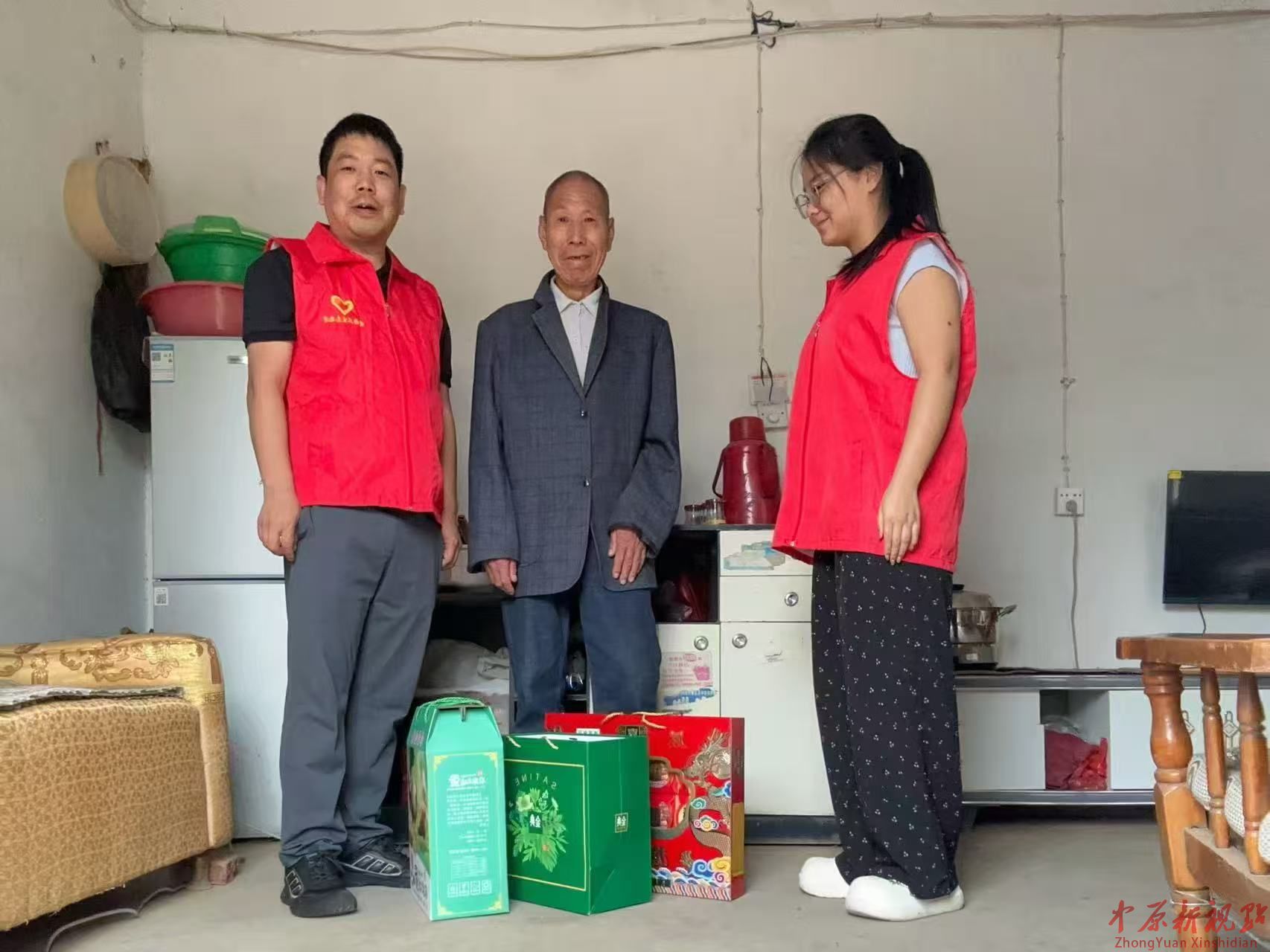 平顶山市石龙区：中秋国庆暖心行， 情系失独送温情