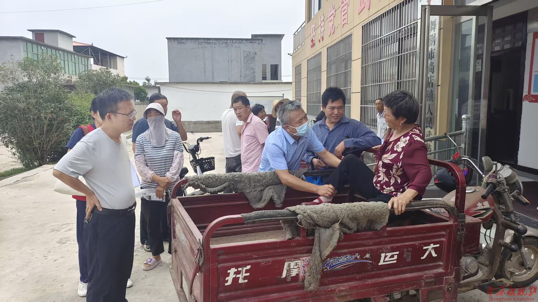 舞钢市残联全力推进集中上门办证行动