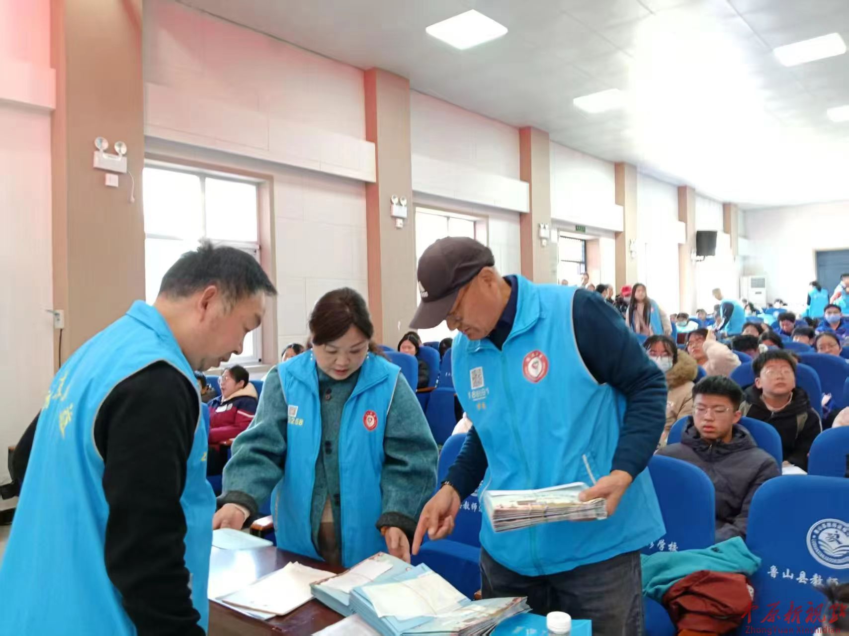 bcceb9bf55f13e1ca3a92ef331ca17b7.jpg