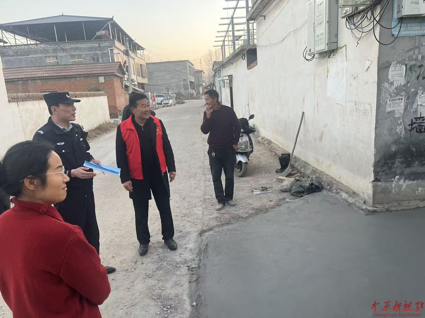 舞钢市尚店镇：警网融合解民忧 路通心和促和谐