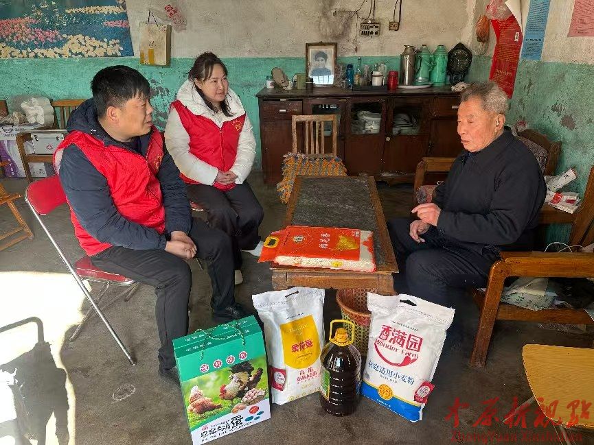 平顶山石龙区计生协会节前送暖：失独家庭不孤单