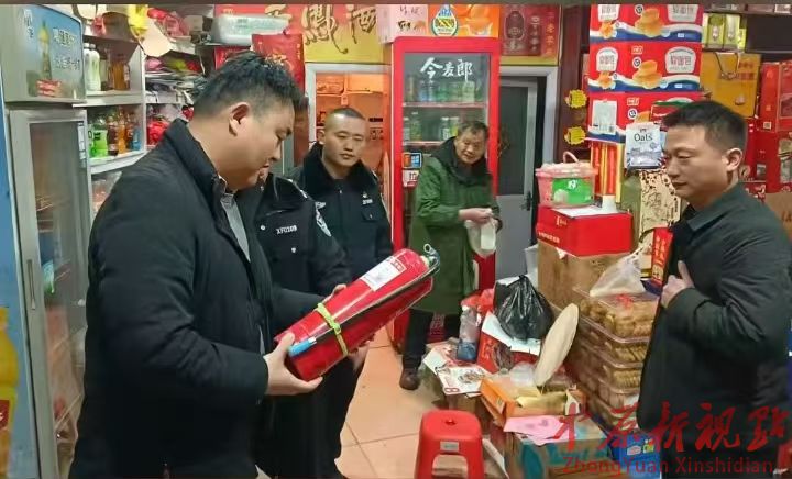 叶县辛店镇 ：夜查护航  平安春节