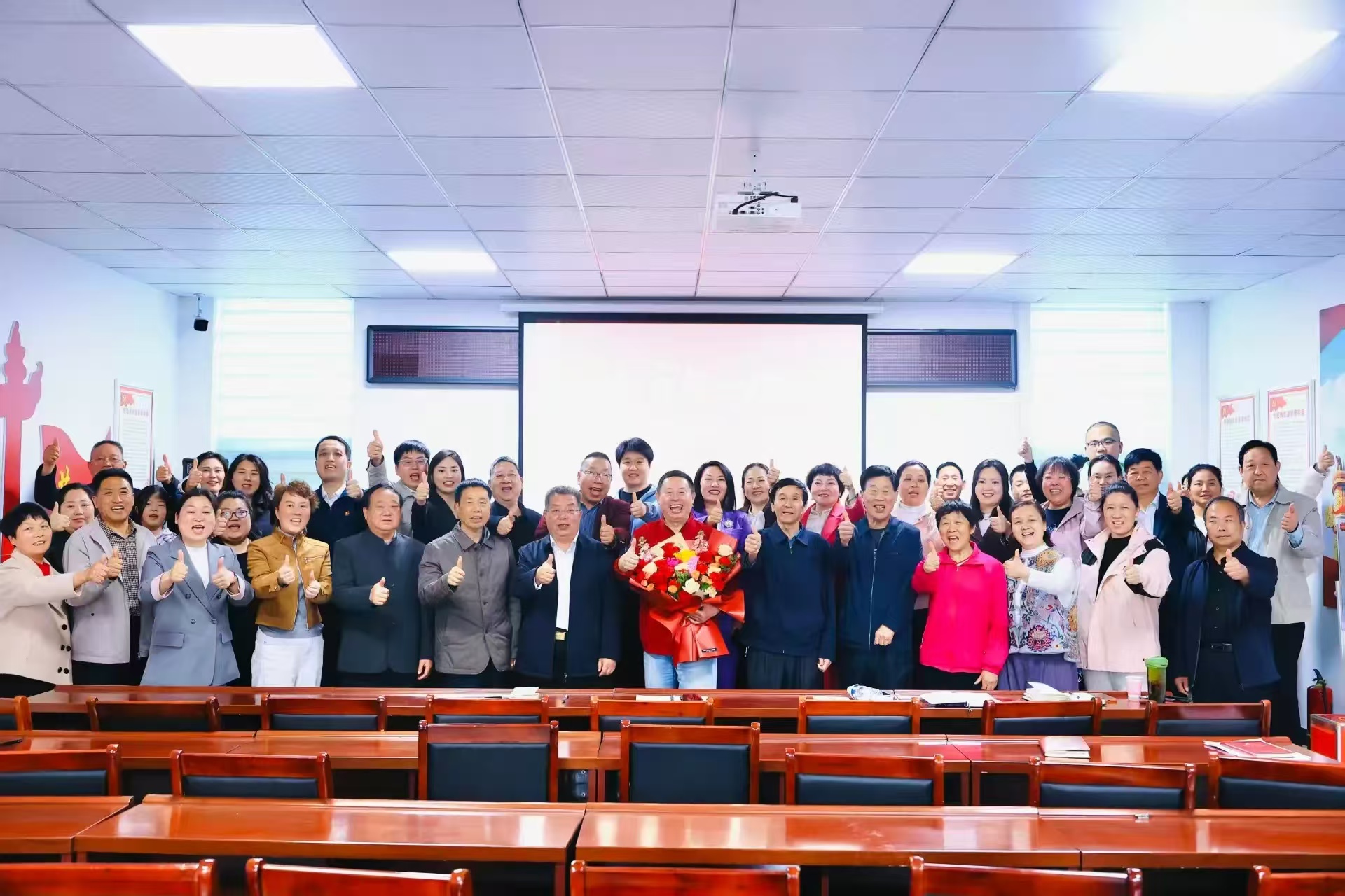 倒转教育视角，共育时代新人 ——鲁山县关工委举办欧阳维建家庭教育讲座