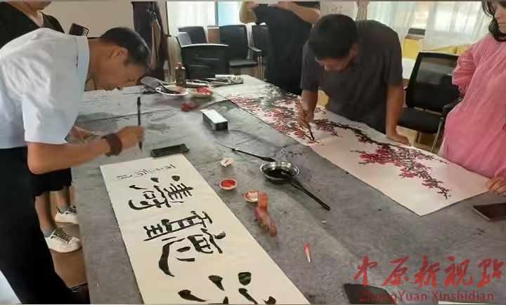 叶县辛店 镇：以书画为媒  共赏笔墨之美