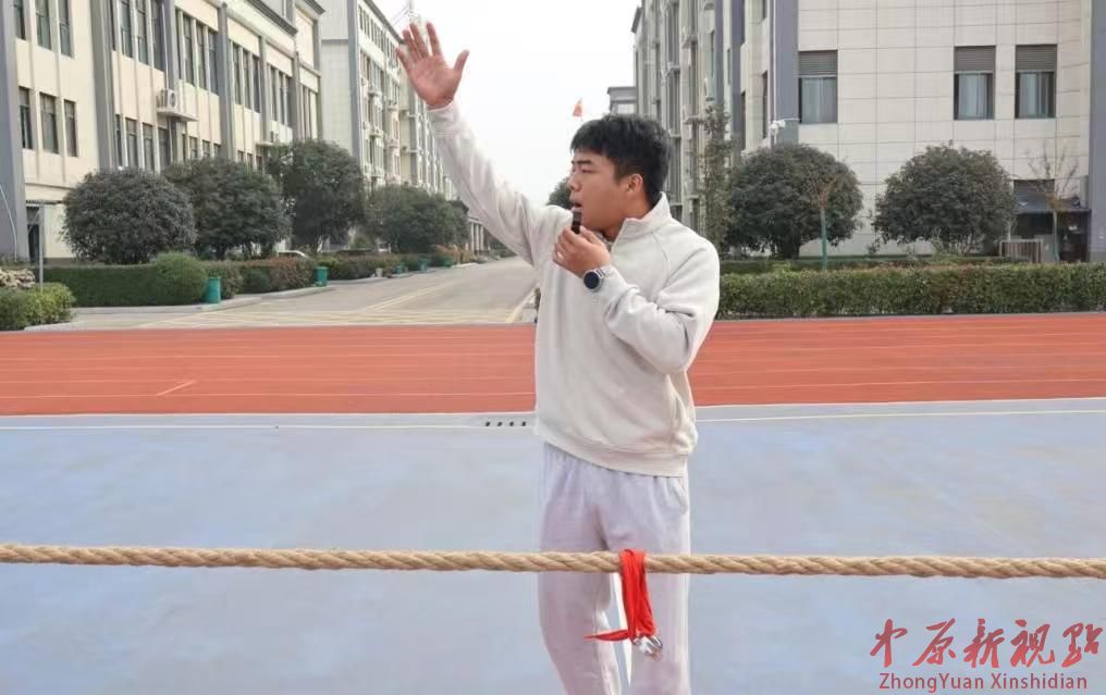 一根绳牵动整个校园：鲁山县育英高中大课间拔河比赛侧记